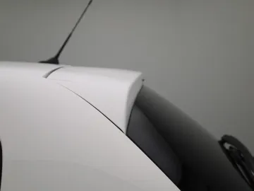 Car image 38