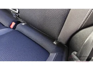 Car image 36