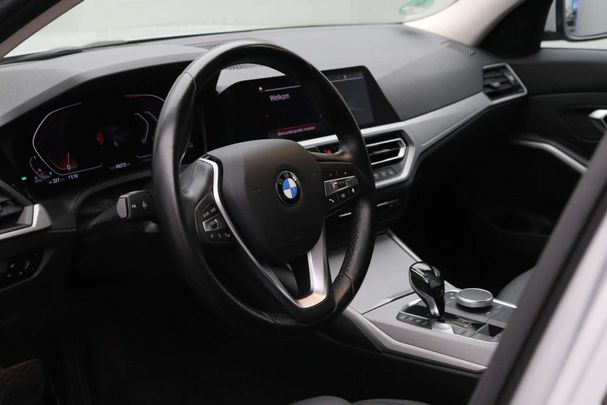 BMW 320d 140 kW image number 17