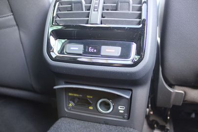 Car image 36