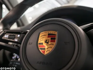 Car image 35