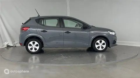 Car image 4