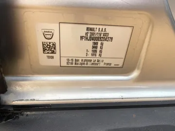 Car image 40