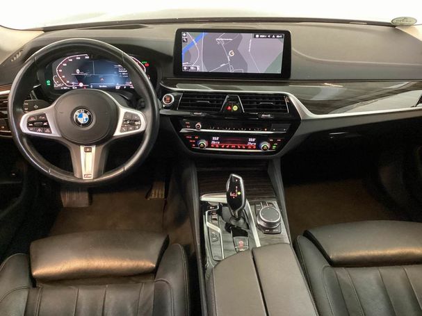 BMW 540d Touring Luxury xDrive 250 kW image number 4