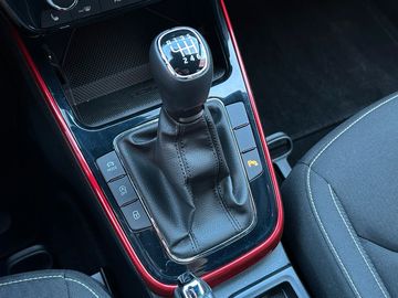 Car image 30