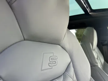 Car image 40