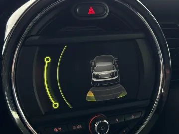Car image 32