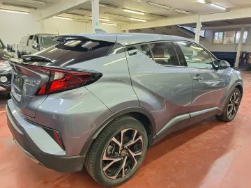 Car image 20
