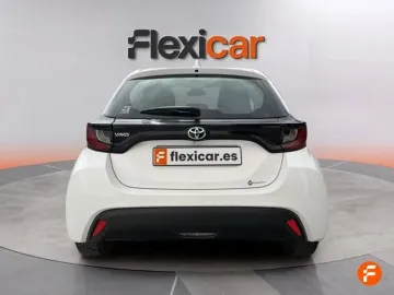 Car image 5