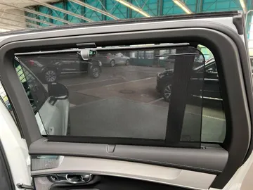 Car image 43