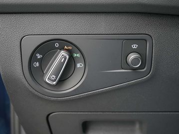 Car image 38