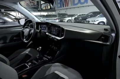 Car image 37