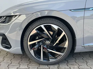 Car image 29