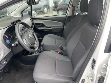 Car image 11