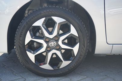 Car image 33