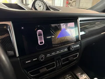 Car image 28
