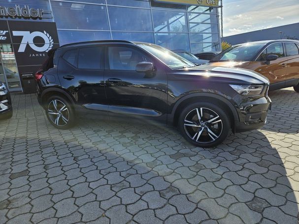 Volvo XC40 R Recharge T4 Design 155 kW image number 3