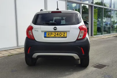 Car image 4