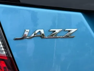 Car image 33