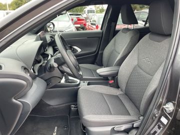 Car image 12