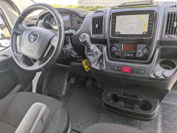Car image 23