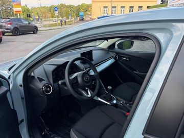 Car image 12