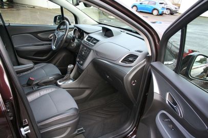 Car image 14