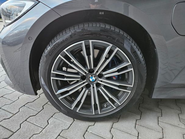 BMW 330 e Touring M Sport xDrive 215 kW image number 17