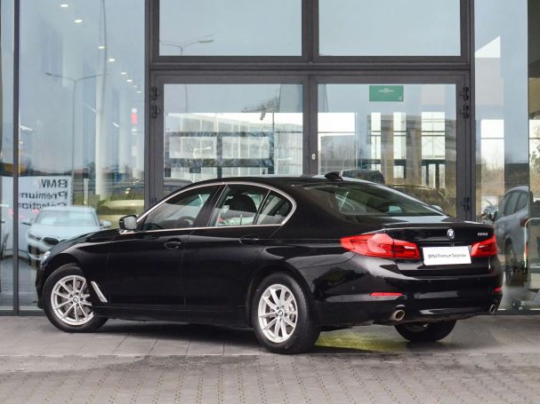 BMW 520i Luxury Line 135 kW image number 3