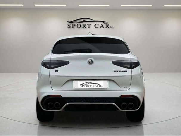 Alfa Romeo Stelvio V6 2.9 Bi-Turbo Quadrifoglio 375 kW image number 8