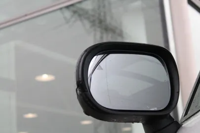 Car image 26