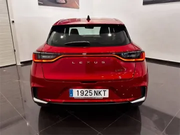 Car image 3