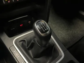 Car image 40