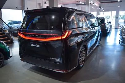 Car image 32