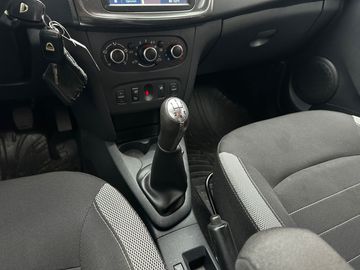 Car image 13