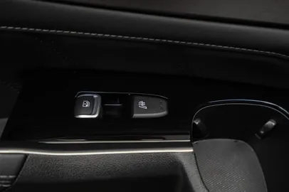 Car image 33