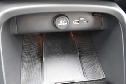 Car image 26