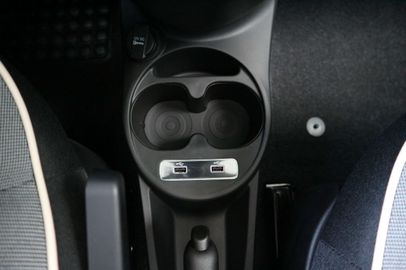 Car image 31