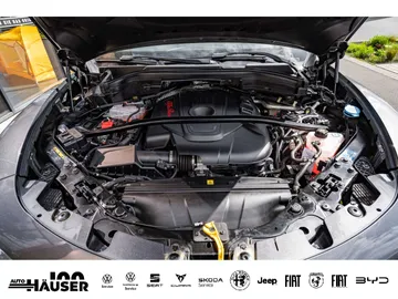 Car image 26