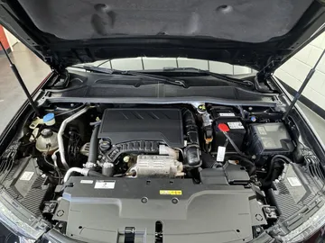 Car image 27