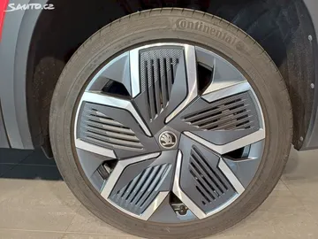 Car image 35