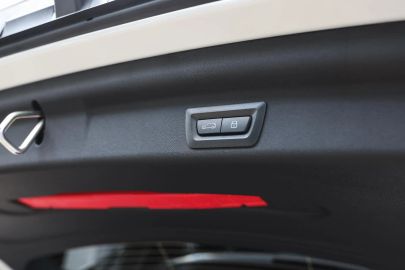 Car image 33