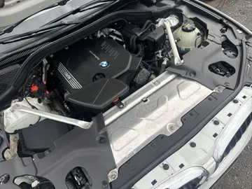 Car image 32