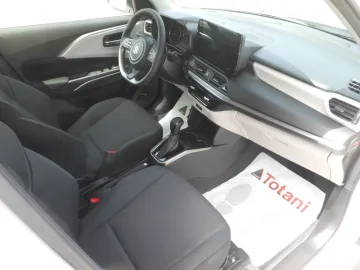 Car image 23