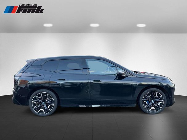 BMW iX xDrive50 385 kW image number 3