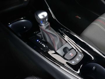 Car image 12