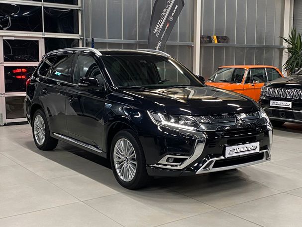 Mitsubishi Outlander 2.4 Top 4WD 165 kW image number 2