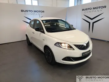 Car image 2