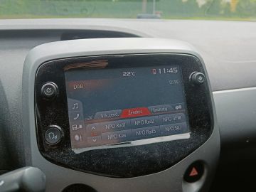 Car image 14