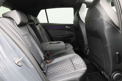 Car image 37